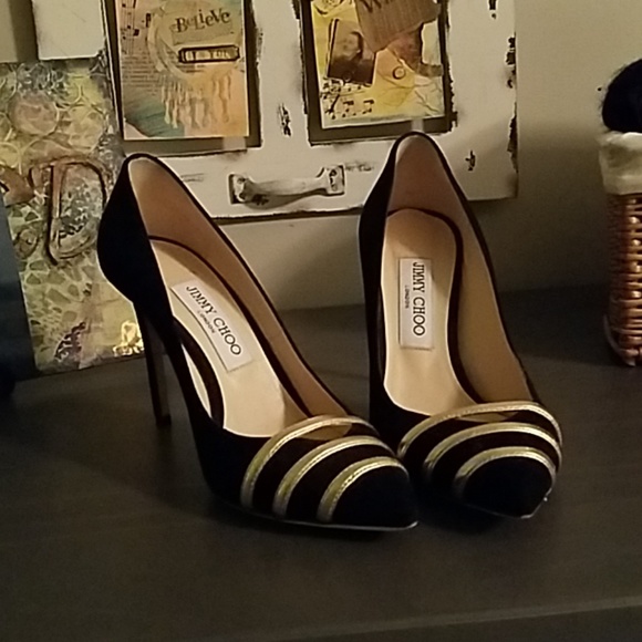 Jimmy Choo black suede pumps. - Picture 1 of 1